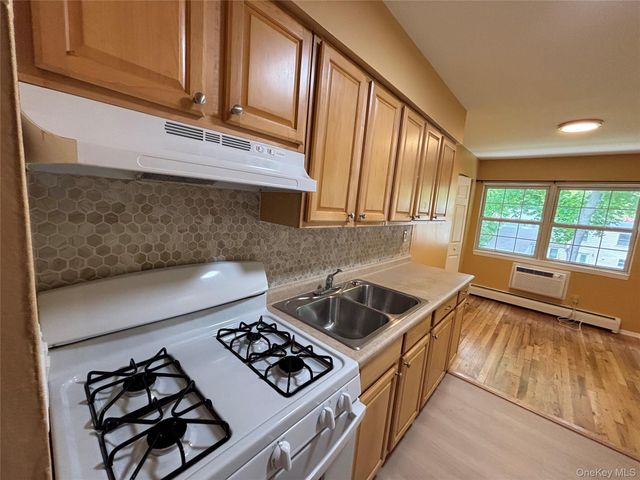 1 Colonial Road 127, Beacon, NY 12508