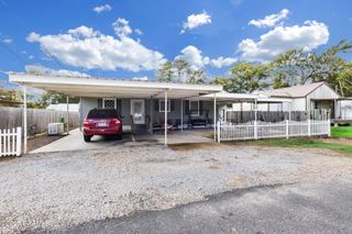 708 E Jeff Davis Avenue, Rayne, LA 70578