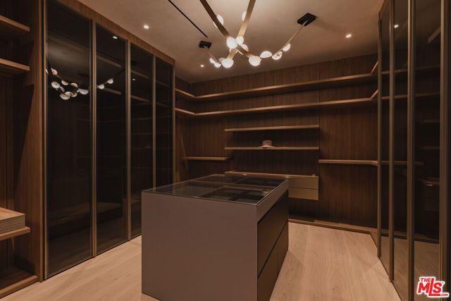 17177 Adlon Road, Encino (los Angeles), CA 91436