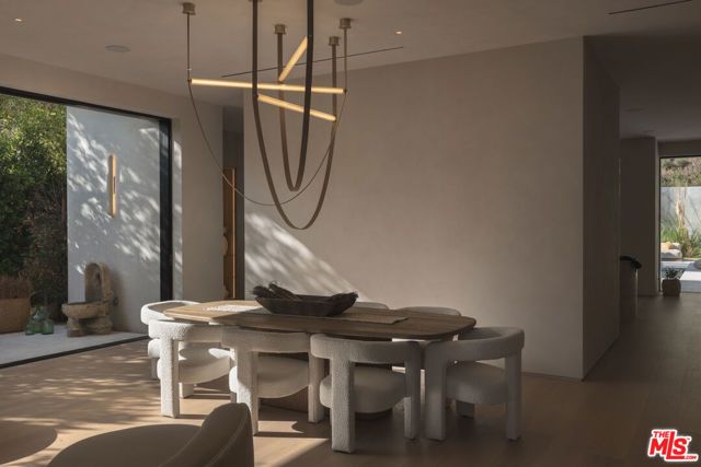 17177 Adlon Road, Encino (los Angeles), CA 91436