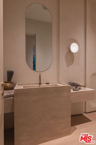 17177 Adlon Road, Encino (los Angeles), CA 91436