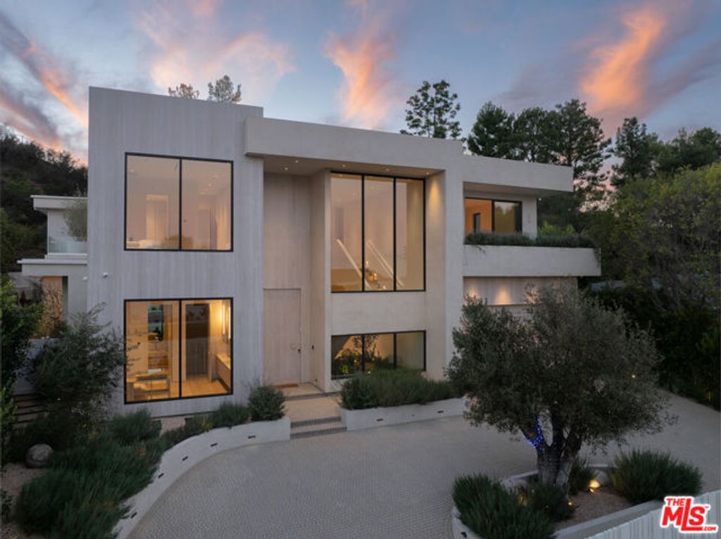 17177 Adlon Road, Encino (los Angeles), CA 91436