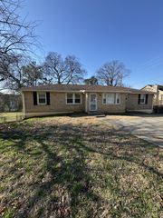 929 Allen Rd # B, Nashville, TN 37214