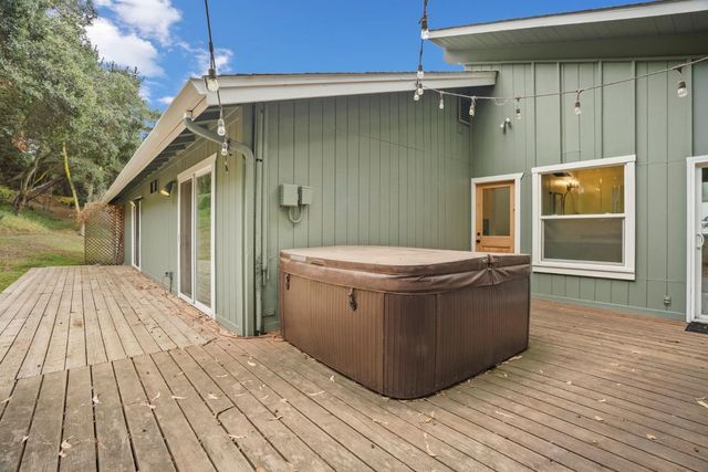 2479 Tuckahoe Terrace, Royal Oaks, CA 95076