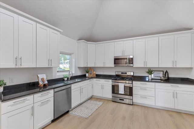 501 OAKLAND Avenue, Council Bluffs, IA 51503