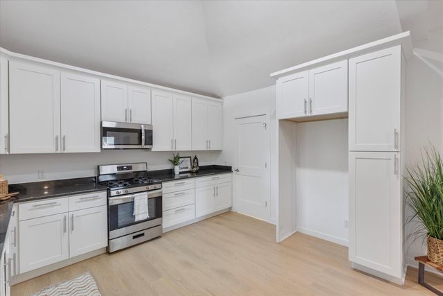 501 OAKLAND Avenue, Council Bluffs, IA 51503