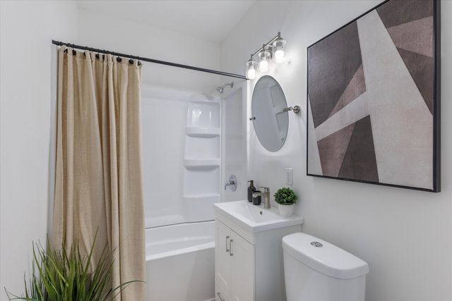 501 OAKLAND Avenue, Council Bluffs, IA 51503