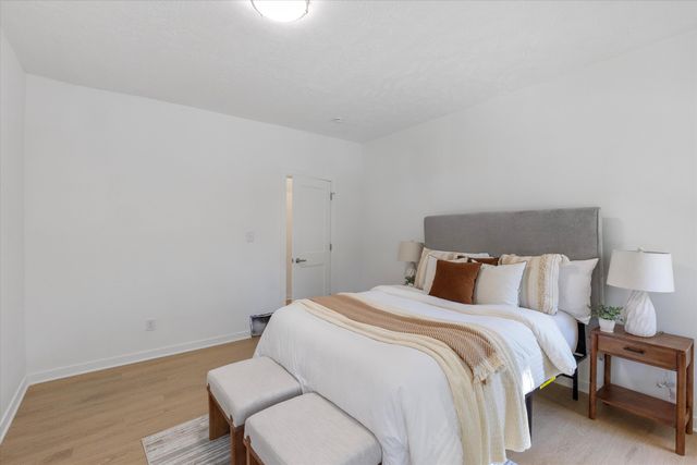 501 OAKLAND Avenue, Council Bluffs, IA 51503