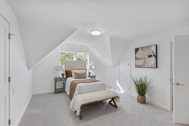 501 OAKLAND Avenue, Council Bluffs, IA 51503