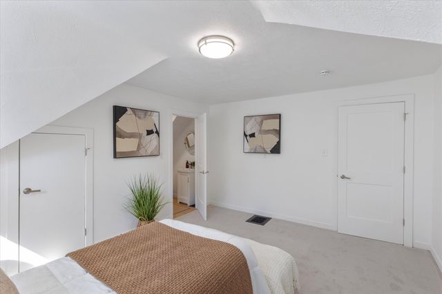 501 OAKLAND Avenue, Council Bluffs, IA 51503