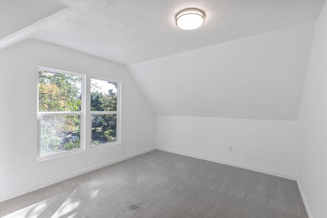 501 OAKLAND Avenue, Council Bluffs, IA 51503