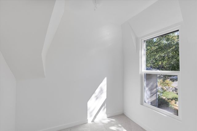 501 OAKLAND Avenue, Council Bluffs, IA 51503