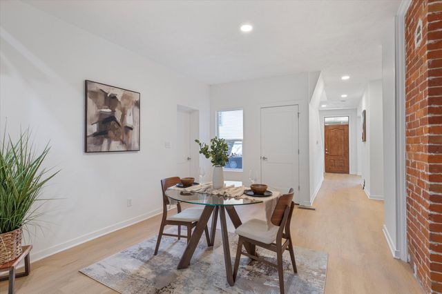 501 OAKLAND Avenue, Council Bluffs, IA 51503