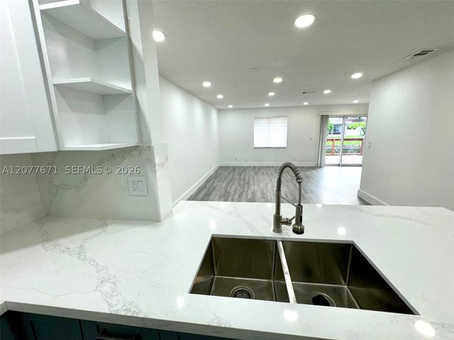 3667 NW 17th Way 3667, Oakland Park, FL 33309