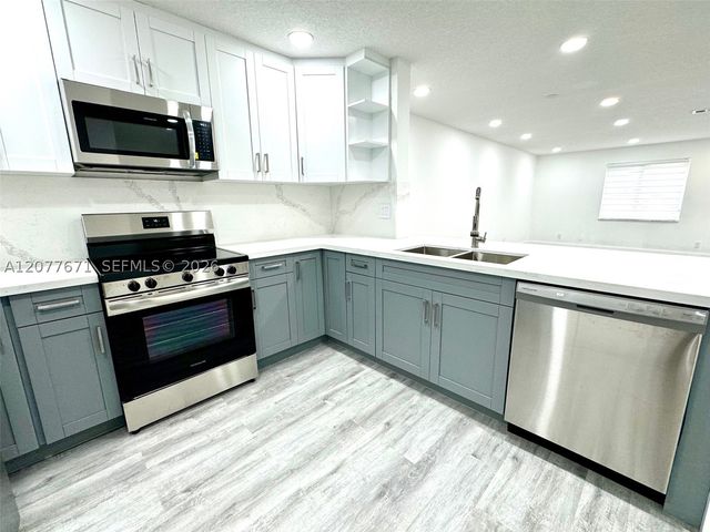 3667 NW 17th Way 3667, Oakland Park, FL 33309