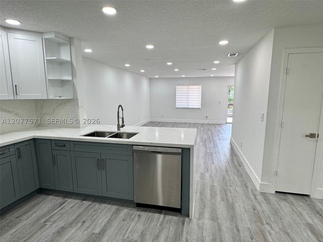 3667 NW 17th Way 3667, Oakland Park, FL 33309