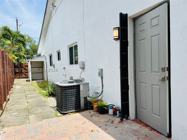 3667 NW 17th Way 3667, Oakland Park, FL 33309
