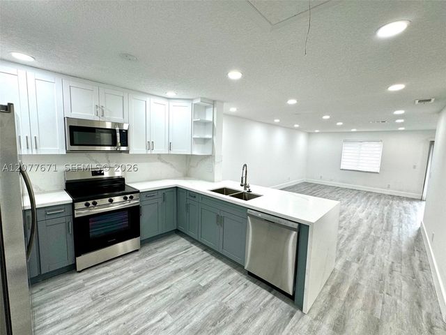 3667 NW 17th Way 3667, Oakland Park, FL 33309