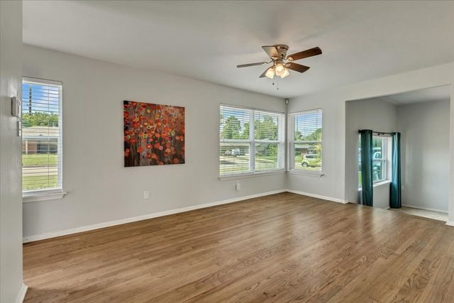 615 RIDGECREST Road, Edmond, OK 73013