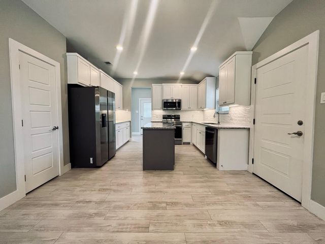 617 N Friendship Road, Sherman, TX 75092