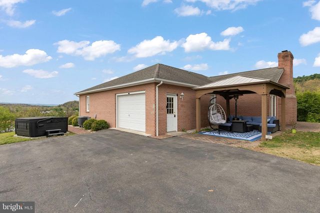 106 WATERVIEW DR, Capon Bridge, WV 26711