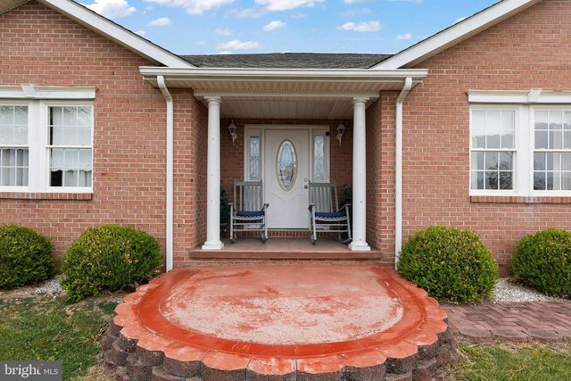 106 WATERVIEW DR, Capon Bridge, WV 26711