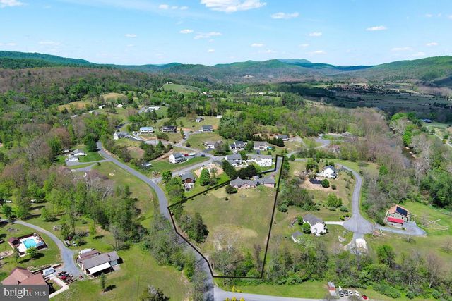 106 WATERVIEW DR, Capon Bridge, WV 26711