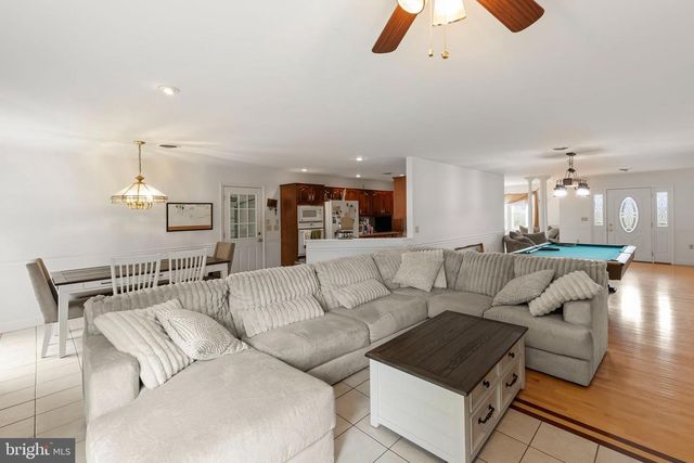106 WATERVIEW DR, Capon Bridge, WV 26711
