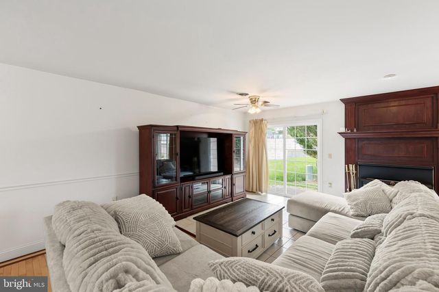 106 WATERVIEW DR, Capon Bridge, WV 26711