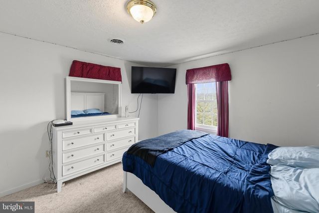 106 WATERVIEW DR, Capon Bridge, WV 26711