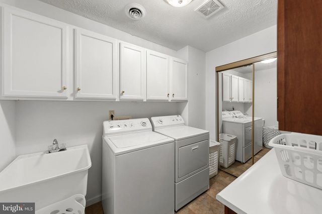 106 WATERVIEW DR, Capon Bridge, WV 26711