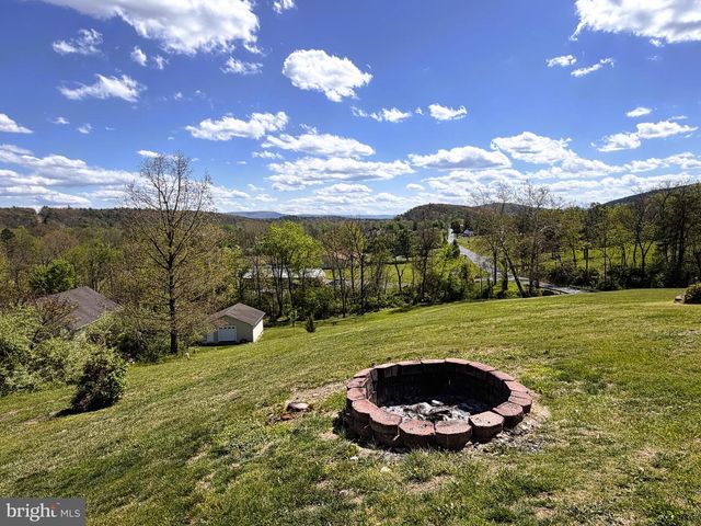 106 WATERVIEW DR, Capon Bridge, WV 26711
