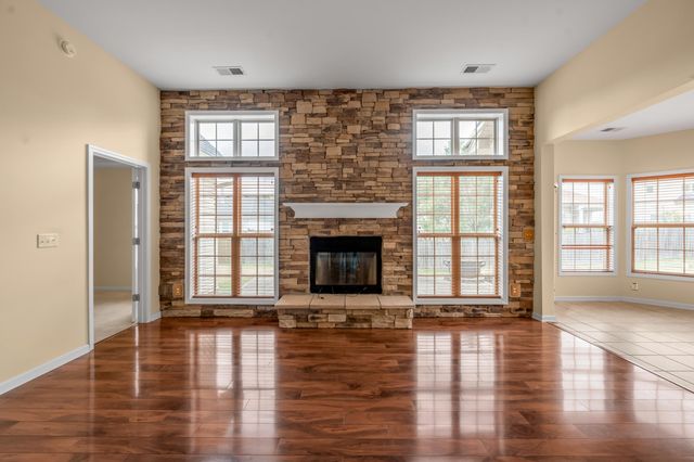 520 Madison Point Drive, Lexington, KY 40515