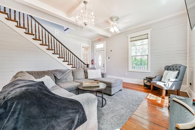 503 W Blum Street, Alvin, TX 77511
