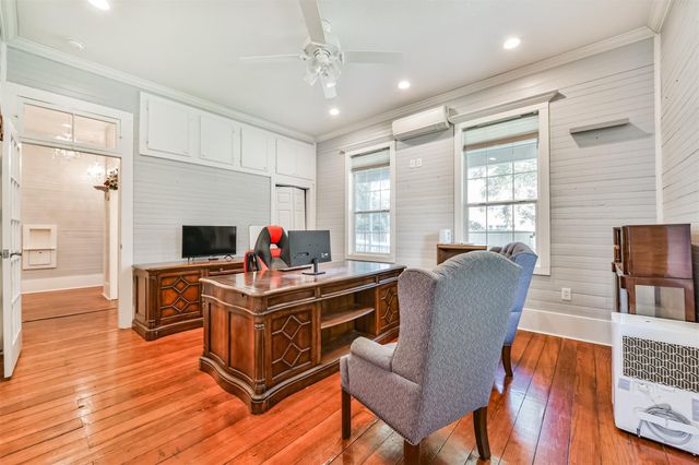 503 W Blum Street, Alvin, TX 77511
