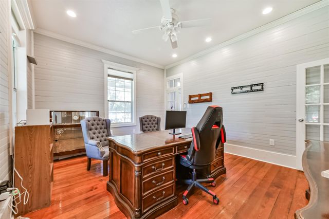 503 W Blum Street, Alvin, TX 77511