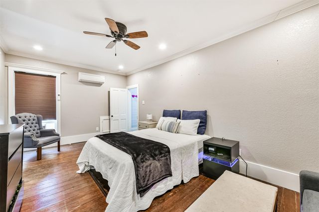 503 W Blum Street, Alvin, TX 77511