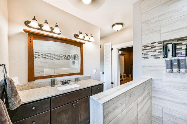 503 W Blum Street, Alvin, TX 77511