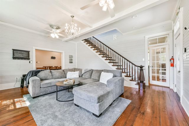 503 W Blum Street, Alvin, TX 77511