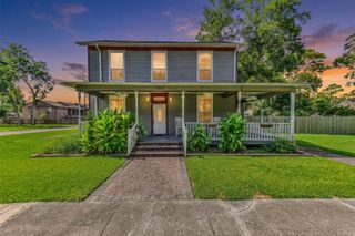 503 W Blum Street, Alvin, TX 77511