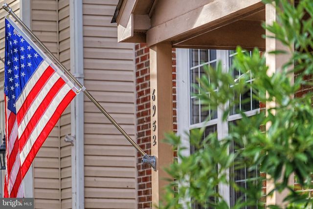 6952 COMPTON LN, Centreville, VA 20121