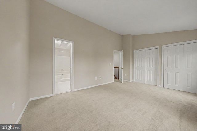 6952 COMPTON LN, Centreville, VA 20121