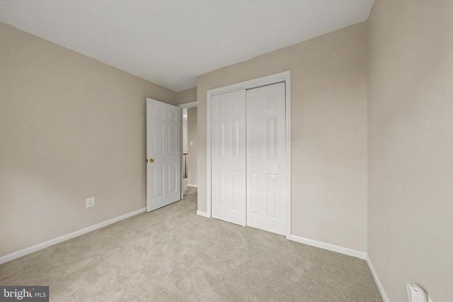 6952 COMPTON LN, Centreville, VA 20121