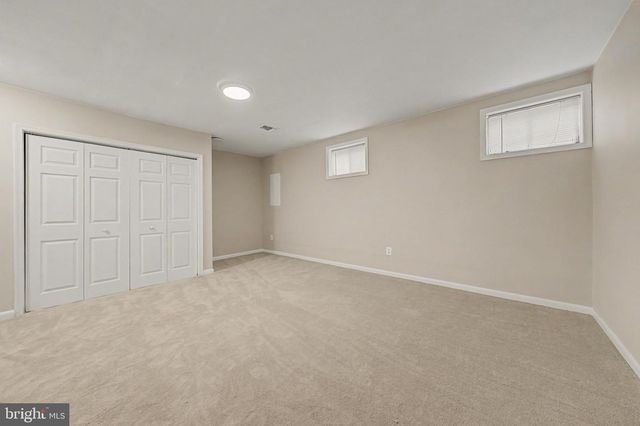6952 COMPTON LN, Centreville, VA 20121