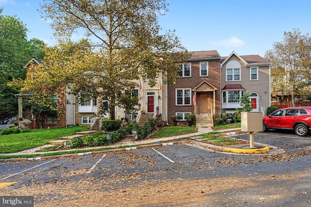 6952 COMPTON LN, Centreville, VA 20121