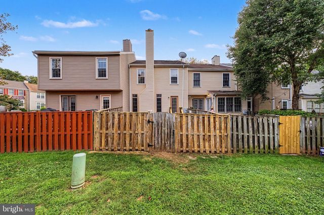 6952 COMPTON LN, Centreville, VA 20121