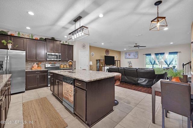 9910 PATRIOT RIDGE Drive, Jacksonville, FL 32221