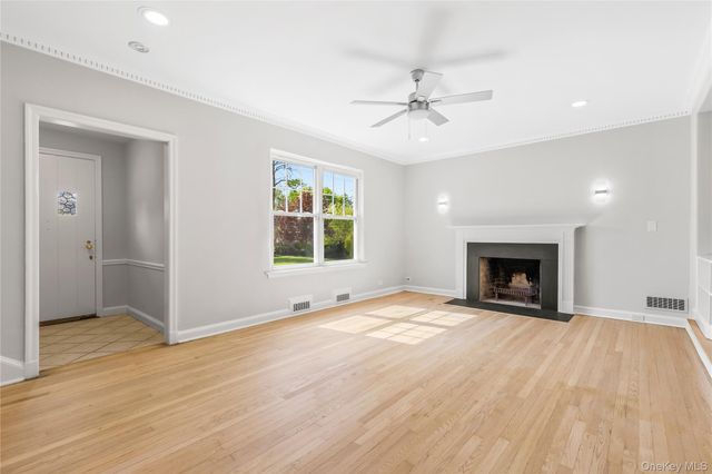 21 Keogh Lane, New Rochelle, NY 10805