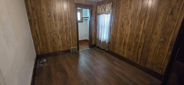 3754 S Rutland AVENUE, Saint Francis, WI 53235