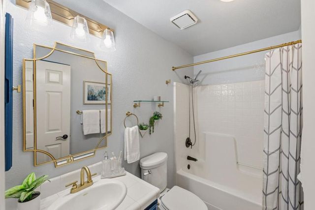 750 Ruger Court, Hollister, CA 95023